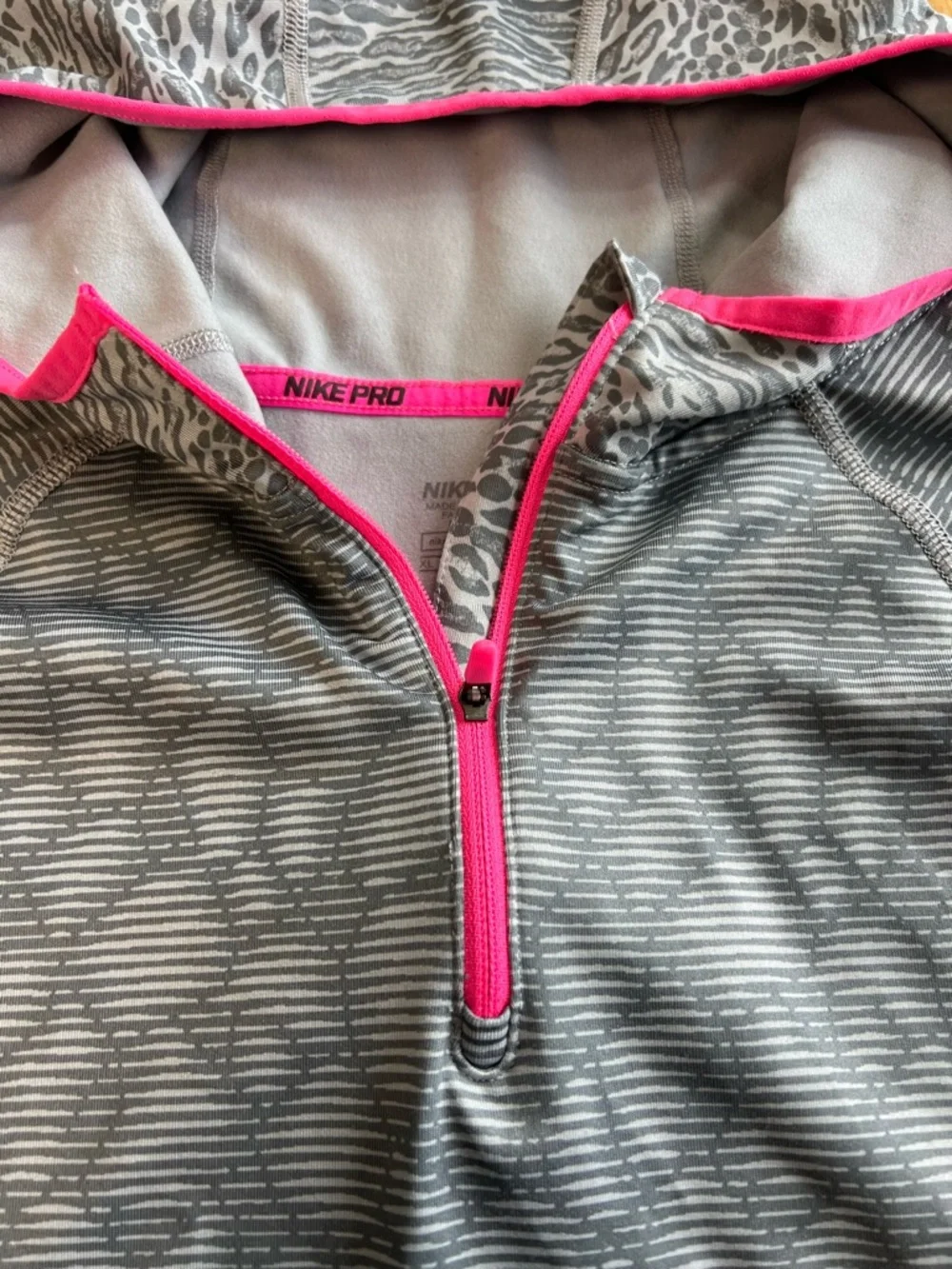 Nike Pro Dri-FIT Hooded Quarter Zip Pullover Gray Pink Youth XL Girls Athletic